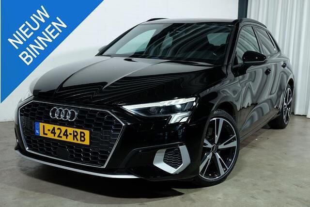 Zwart Gebruikt 2020 Audi A3 Sportback Sport Hatchback | € 24.950 (Eerlijke prijs) - Afbeelding 1/4