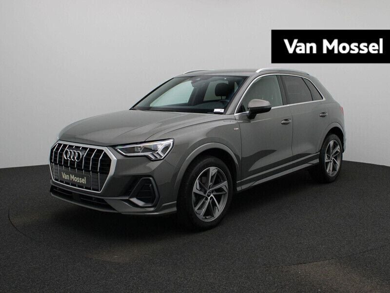 Grijs Gebruikt 2024 Audi Q3 Ambiente SUV | € 53.900 (Duur) - Afbeelding 1/4
