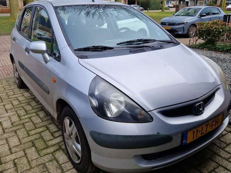 Zilver Gebruikt 2003 Honda Jazz LS Hatchback | € 700 - Afbeelding 1/4