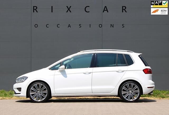Wit Occasion 2014 VW Golf Sportsvan Highline MPV | € 12.940 (Duur) - Afbeelding 1/4