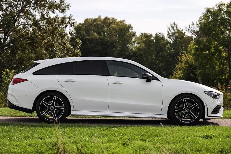 Occasion Mercedes CLA200 Shooting Brake AMG 2020 Wit Stationwagen