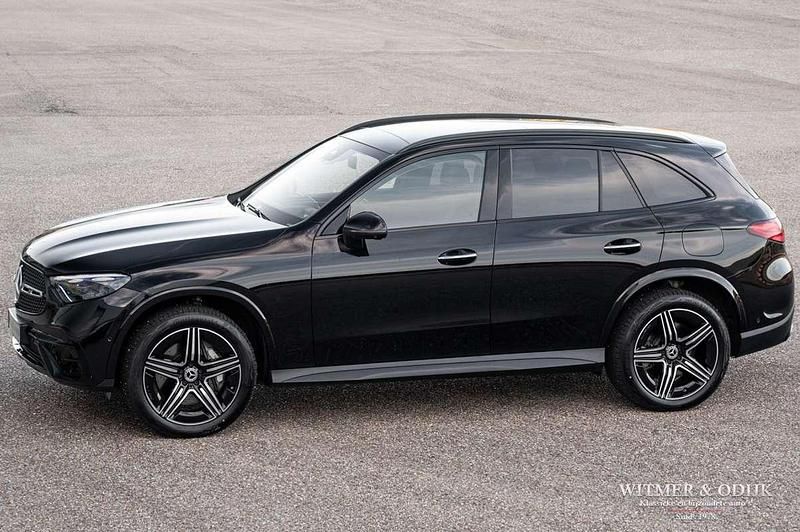 Zwart (metallic) Gebruikt 2023 Mercedes GLC400d AMG line SUV | € 64.950 (Super prijs) - Afbeelding 1/4