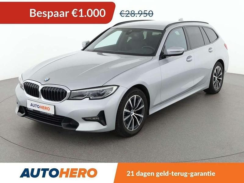 Grijs Occasion 2020 BMW 320 Sport Line Stationwagen | € 28.149 (Super prijs) - Afbeelding 1/3