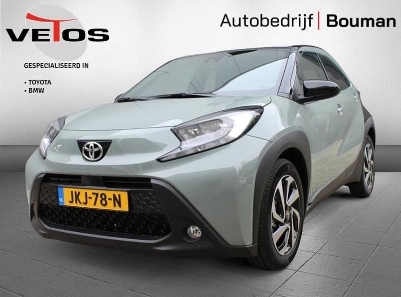 Groen Nieuw 2025 Toyota Aygo X SUV | € 21.950 - Afbeelding 1/3