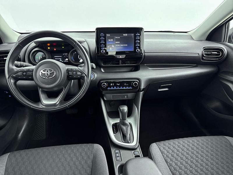 Occasion Toyota Yaris Hybrid 116 PK (85 kW) 2021 Wit Hatchback