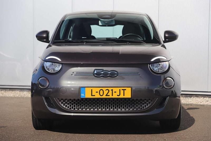 Bruin, metallic lak Gebruikt 2021 Fiat 500e Icon Hatchback | € 14.900 (Eerlijke prijs) - Afbeelding 1/3