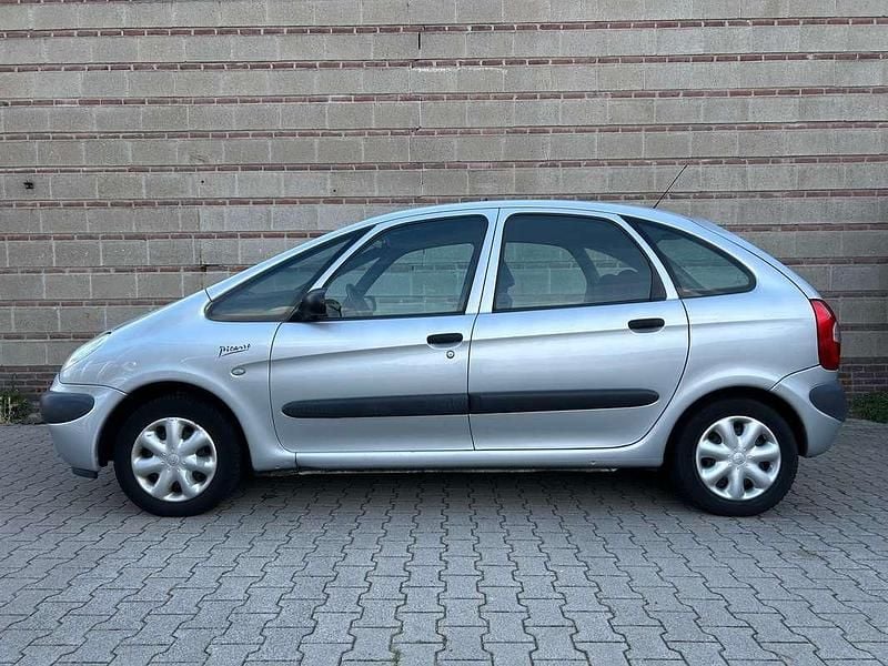 Grijs Gebruikt 2003 Citroën Xsara Picasso MPV | € 1.100 (Eerlijke prijs) - Afbeelding 1/4