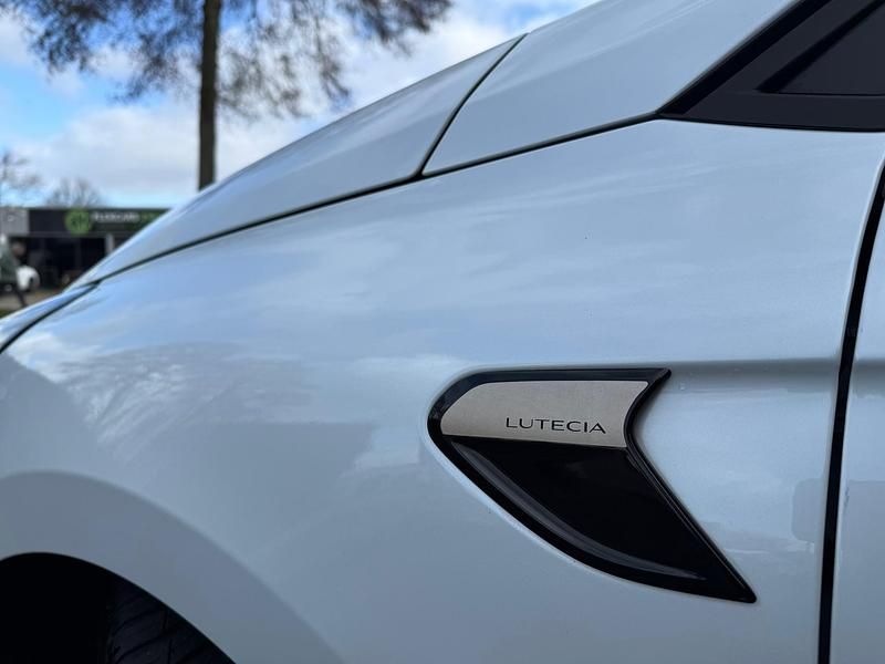 Occasion Renault Clio V Intens 91 PK (66 kW) 2022 Wit Hatchback