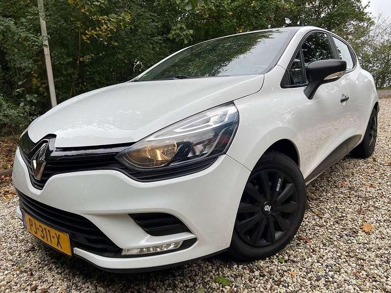 Wit Gebruikt 2017 Renault Clio IV Life Hatchback | € 6.850 (Eerlijke prijs) - Afbeelding 1/4