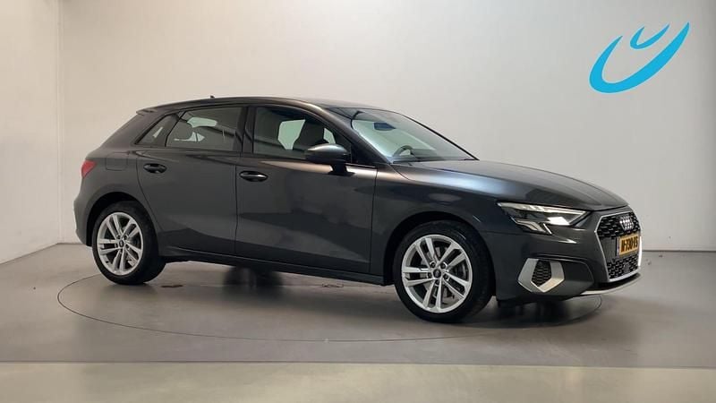 Grijs Gebruikt 2021 Audi A3 Sportback e-tron Basis Hatchback | € 23.400 (Eerlijke prijs) - Afbeelding 1/3