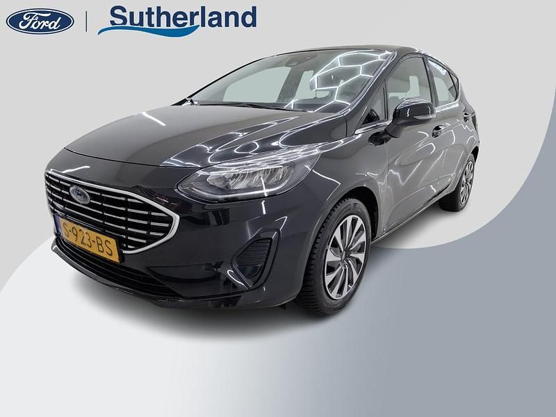Zwart Occasion 2023 Ford Fiesta Titanium Hatchback | € 15.950 (Eerlijke prijs) - Afbeelding 1/4