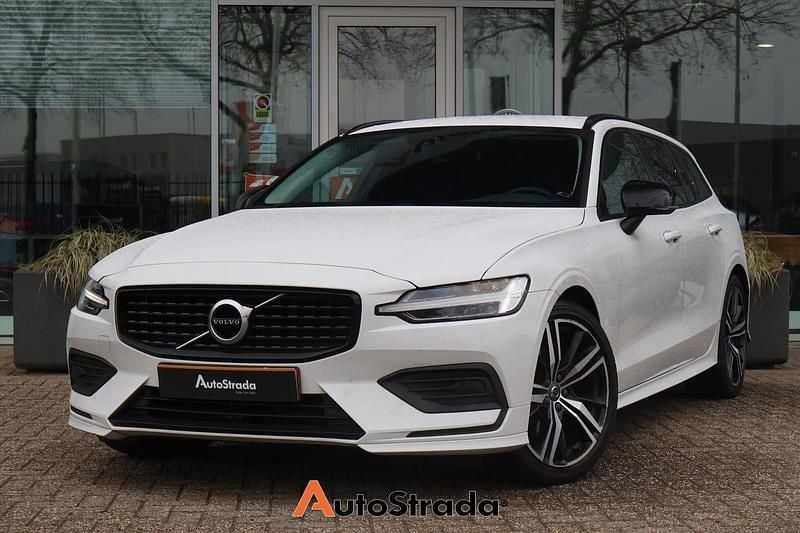 Wit Occasion 2022 Volvo V60 R-Design Stationwagen | € 26.900 (Goede deal) - Afbeelding 1/4
