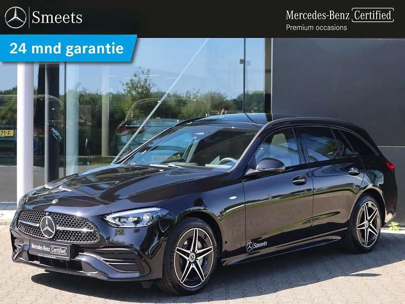 Zwart, metallic lak Gebruikt 2025 Mercedes C300e Business Stationwagen | € 60.888 (Duur) - Afbeelding 1/4