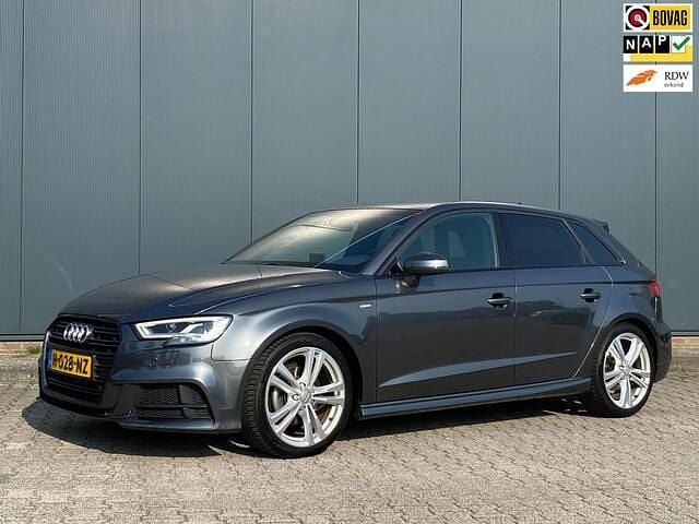 Grijs Occasion 2020 Audi A3 Sportback S-Line Hatchback | € 23.900 (Goede deal) - Afbeelding 1/4