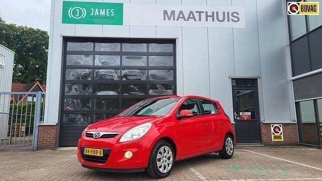Rood Gebruikt 2011 Hyundai i20 Hatchback | € 2.499 (Eerlijke prijs) - Afbeelding 1/4