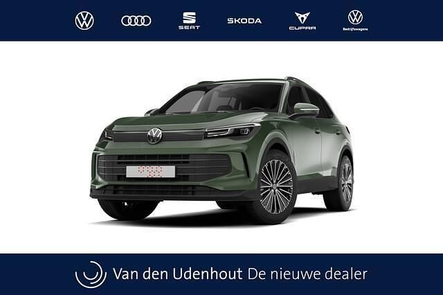 Groen, metallic lak Nieuw 2025 VW Tiguan R-line Edition SUV | € 62.812 (Iets duurder) - Afbeelding 1/4