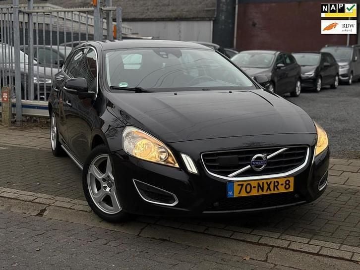 Occasion Volvo V60 Momentum 203 PK (149 kW) 2011 Zwart Stationwagen