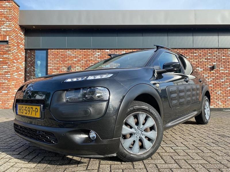 Zwart Gebruikt 2015 Citroën C4 Cactus Business Class Hatchback | € 6.950 (Eerlijke prijs) - Afbeelding 1/4