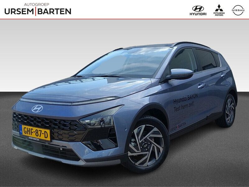 Meta blue mica (blauw mica) Nieuw 2024 Hyundai Bayon Premium SUV | € 26.930 (Iets duurder) - Afbeelding 1/4