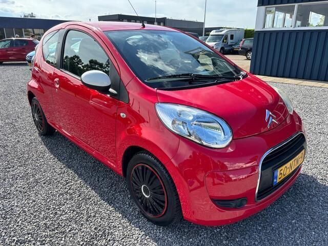 Rood Gebruikt 2010 Citroën C1 Hatchback | € 2.750 (Duur) - Afbeelding 1/4