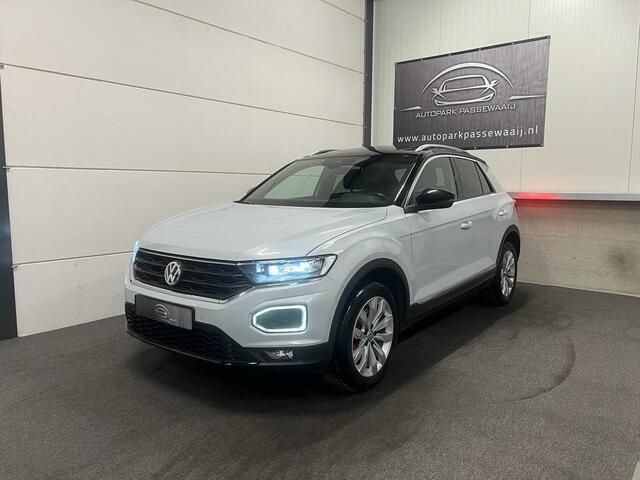 Wit Gebruikt 2018 VW T-Roc Sport SUV | € 23.950 (Duur) - Afbeelding 1/4