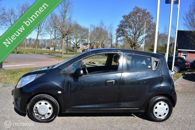 Zwart Gebruikt 2012 Chevrolet Spark Hatchback | € 2.250 (Goede deal) - Afbeelding 1/4