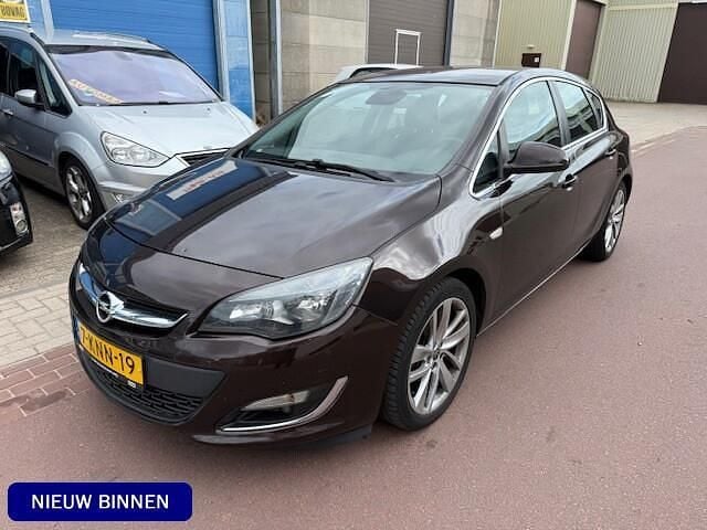 Bruin Gebruikt 2013 Opel Astra Sport Hatchback | € 3.250 (Super prijs) - Afbeelding 1/4