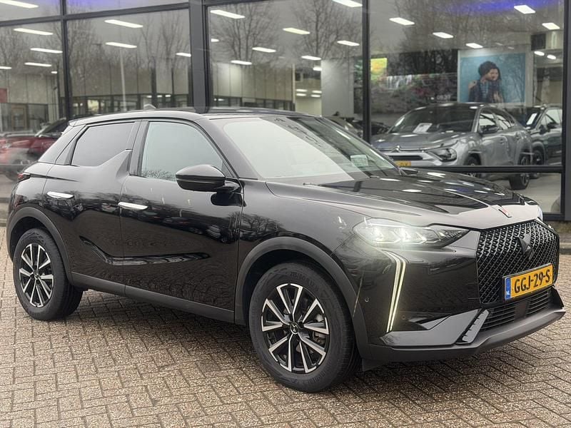 Occasion DS Automobiles DS3 Performance 136 PK (100 kW) 2024 Zwart (metallic) SUV
