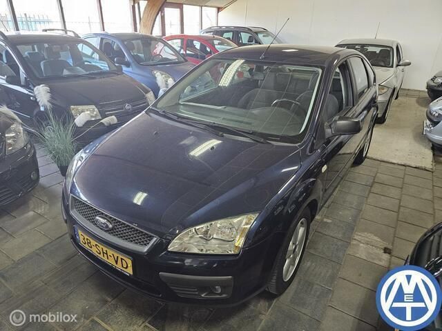 Blauw Gebruikt 2006 Ford Focus Trend Hatchback | € 3.850 (Iets duurder) - Afbeelding 1/1