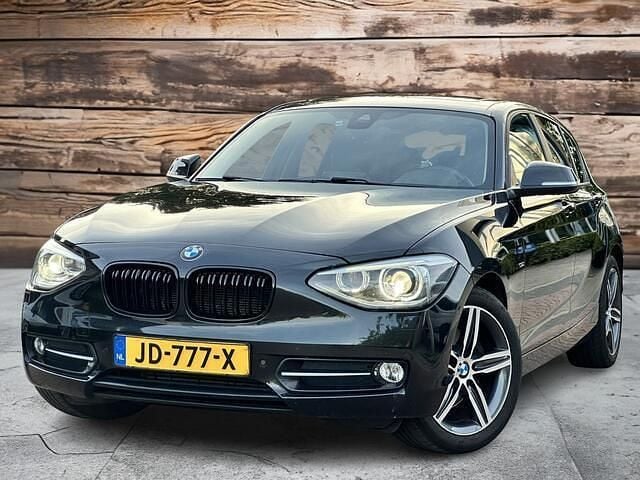 Zwart Gebruikt 2015 BMW 125 Executive Hatchback | € 15.950 - Afbeelding 1/4
