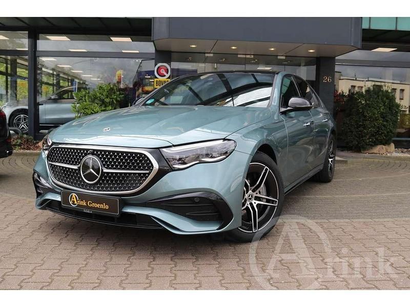 Zilver Gebruikt 2023 Mercedes E400 AMG Line Premium Plus Sedan | € 85.950 - Afbeelding 1/4