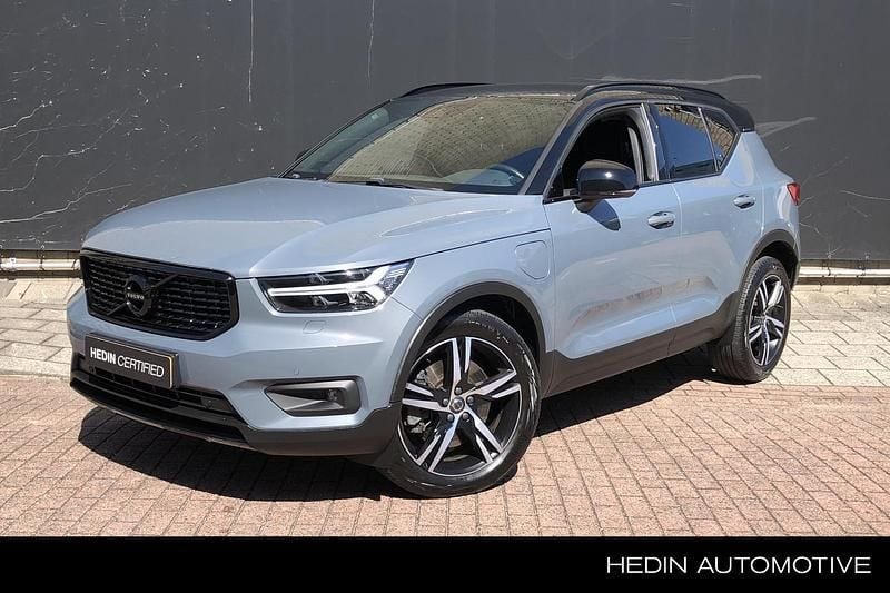 Grijs, metallic lak Gebruikt 2020 Volvo XC40 R-Design SUV | € 29.945 (Super prijs) - Afbeelding 1/4