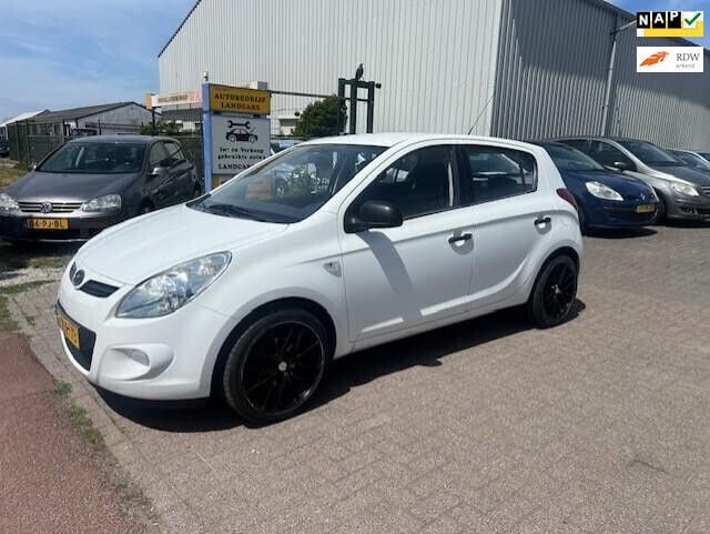 Hatchback Gebruikt 2011 Hyundai i20 Hatchback | € 2.950 (Goede deal) - Afbeelding 1/4