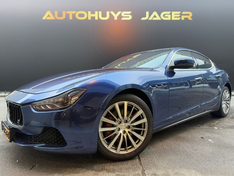 Grijs, metallic lak Gebruikt 2014 Maserati Ghibli Coupé | € 26.950 - Afbeelding 1/4