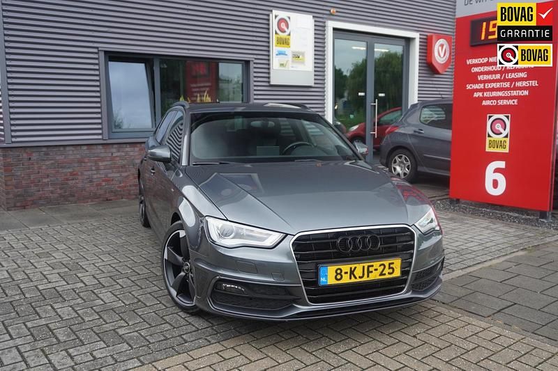 Grijs Gebruikt 2013 Audi A3 Sportback Ambition Hatchback | € 11.950 (Iets duurder) - Afbeelding 1/4