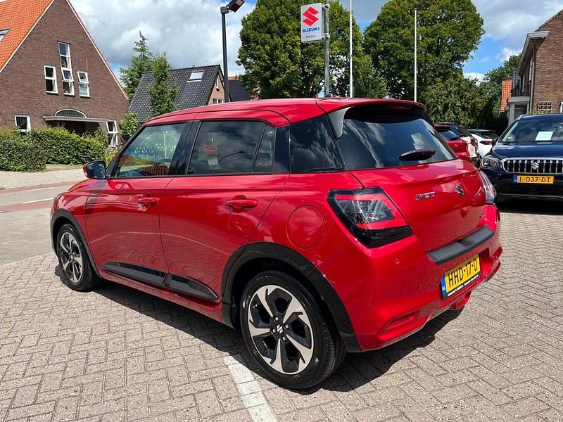 Occasion Suzuki Swift Style 83 PK (61 kW) 2025 Rood Hatchback