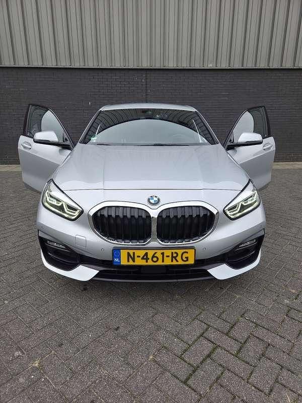 Zilver Gebruikt 2021 BMW 118 Hatchback | € 21.500 (Eerlijke prijs) - Afbeelding 1/4