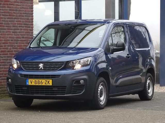 Blauw Gebruikt 2019 Peugeot Partner Premium MPV | € 11.750 (Eerlijke prijs) - Afbeelding 1/4
