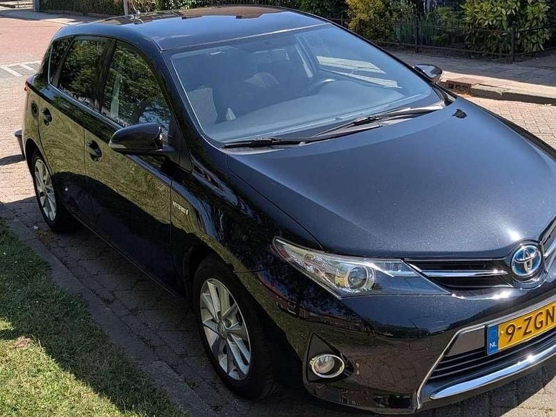 Zwart Occasion 2014 Toyota Auris Hatchback | € 9.950 (Goede deal) - Afbeelding 1/4