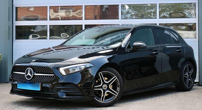 Zwart Gebruikt 2018 Mercedes A200 AMG line Hatchback | € 19.950 (Eerlijke prijs) - Afbeelding 1/4