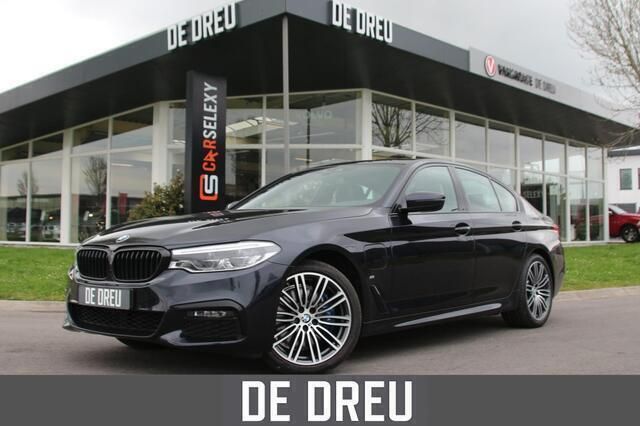 Zwart Gebruikt 2020 BMW 530e M Sport Sedan | € 33.995 (Eerlijke prijs) - Afbeelding 1/4