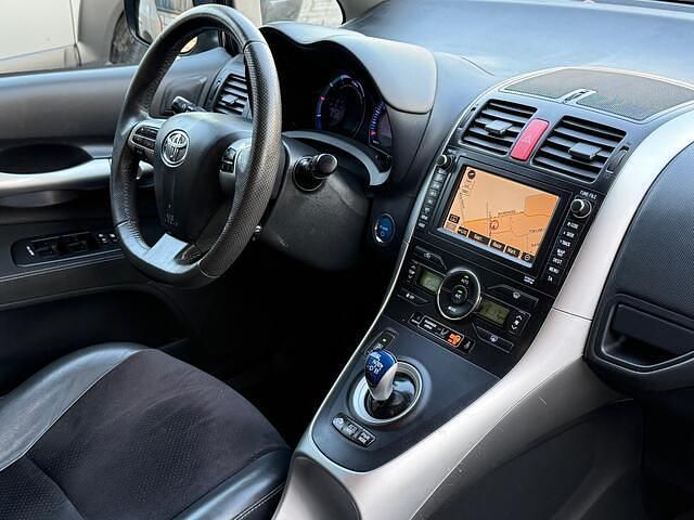 Occasion Toyota Auris 99 PK (72 kW) 2010 Zwart Hatchback