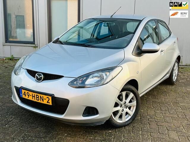 Grijs Gebruikt 2008 Mazda 2 Touring Hatchback | € 3.499 (Eerlijke prijs) - Afbeelding 1/4