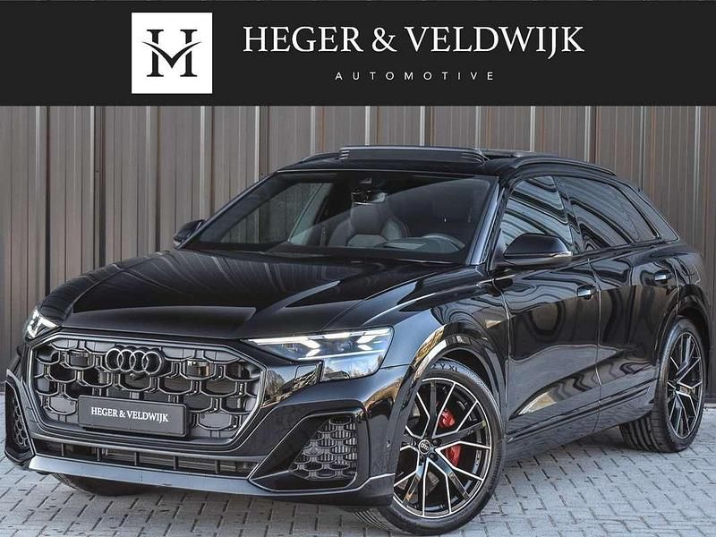 Zwart Nieuw 2024 Audi Q8 Competition SUV | € 104.750 - Afbeelding 1/4