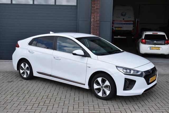 Wit Gebruikt 2019 Hyundai Ioniq Comfort Sedan | € 11.950 (Super prijs) - Afbeelding 1/4