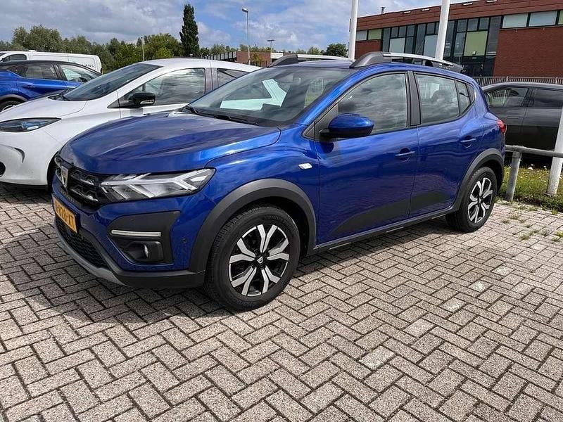 Blauw Gebruikt 2022 Dacia Sandero Expression Hatchback | € 14.445 (Eerlijke prijs) - Afbeelding 1/3
