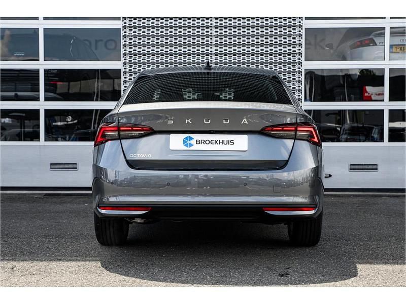 Occasion Skoda Octavia Business Line 116 PK (85 kW) 2025 Grijs Hatchback