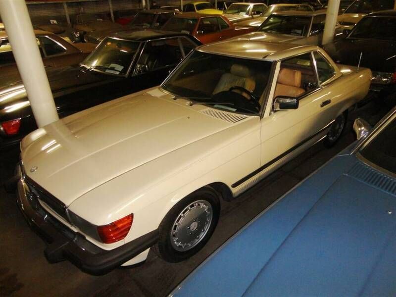 Beigebeige Gebruikt 1987 Mercedes 560 Cabriolet | € 22.500 - Afbeelding 1/4