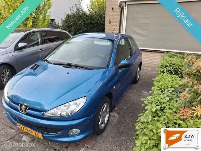 Gebruikt 2006 Peugeot 206 Hatchback | € 1.750 - Afbeelding 1/4