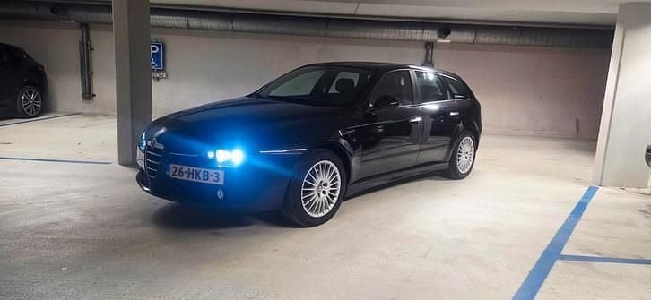 Occasion 2009 Alfa Romeo 159 Stationwagen | € 2.999 (Eerlijke prijs) - Afbeelding 1/4